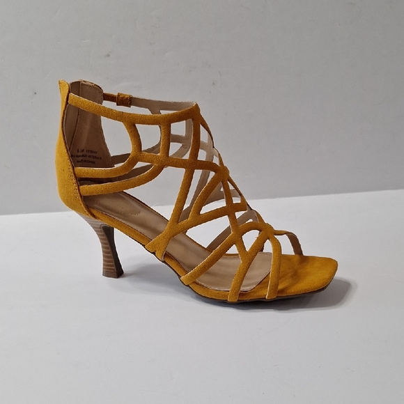 Est. 1946 NEW Mustard Yellow Cage Style Back Zip Kitten High Heels Size 7.5 - Picture 1 of 15